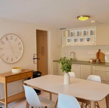105 beach lodge millendreath