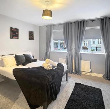 2 Bed Central Grantham Sleeps 4 Amaya18 free parking free gym access