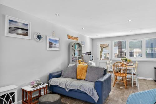 2 Bed in Freshwater East oc-s39030