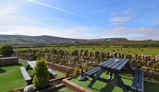 2 Bed in Holmfirth (oc-82193)
