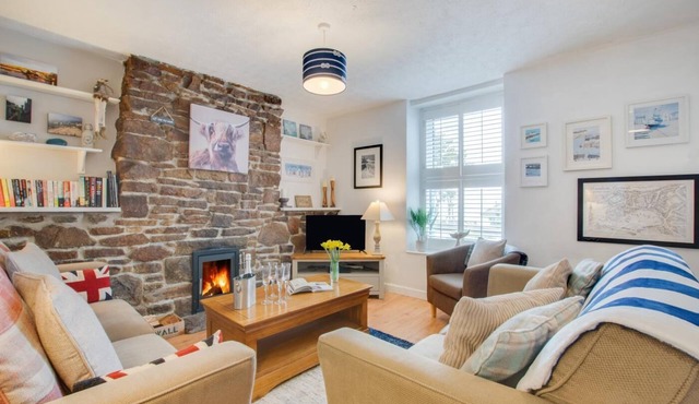 2 Bed in Mousehole (oc-nigelh)