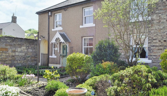 2 bedroom accommodation in Warkworth
