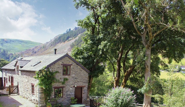 2 bedroom accommodation in Llangynog, near Welshpool