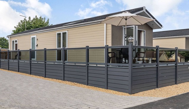 2 bedroom accommodation in Yaxham, Dereham
