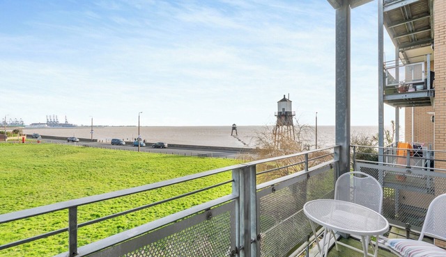 2 bedroom accommodation in Dovercourt, near Harwich