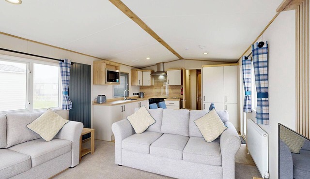 2 bedroom accommodation in Crowle