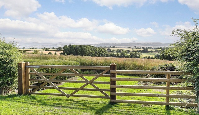 2 bedroom accommodation in Ludlow