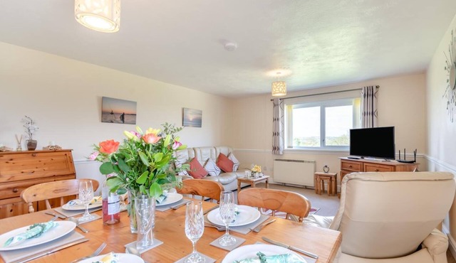3 Bed in Haverfordwest (oc-f41744)