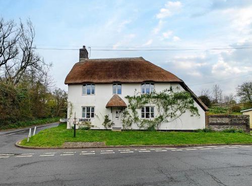 3 Bed in Piddlehinton oc-c40254