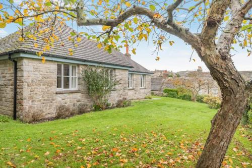 3 Bed in Worth Matravers oc-wy334