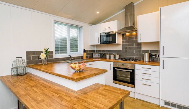 3 bedroom accommodation in Carnforth in Carnforth