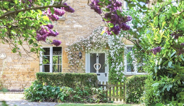 3 bedroom accommodation in Willsersey, near Broadway