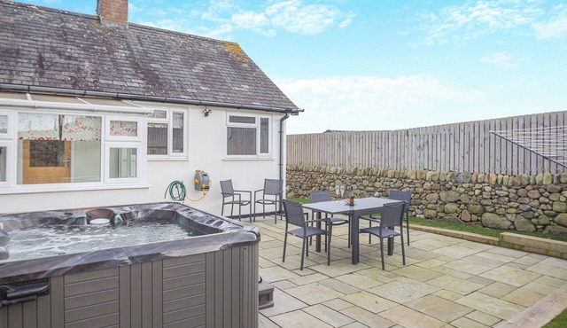 3 bedroom accommodation in Llandanwg, near Harlech