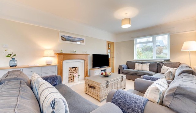4 Bed in Langton Matravers (oc-wy548)