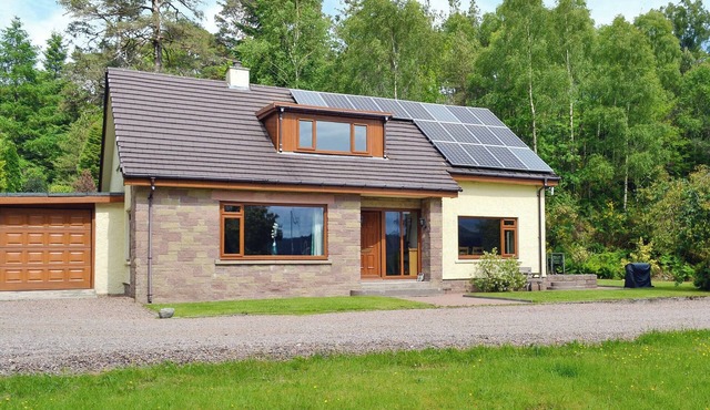 4 bedroom accommodation in Gairlochy Bay, near Spean Bridge