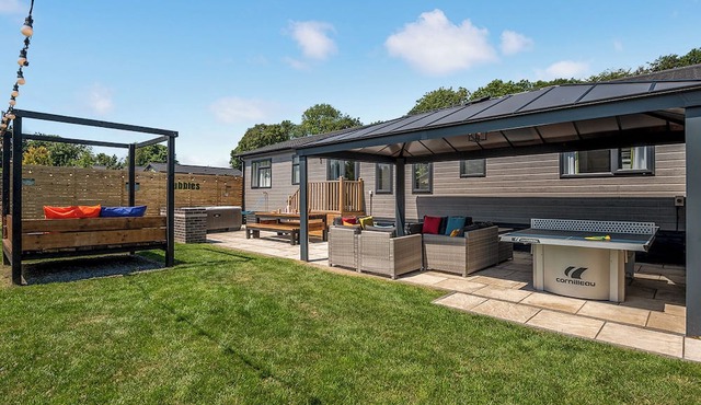 4 bedroom accommodation in Raywell, Beverley