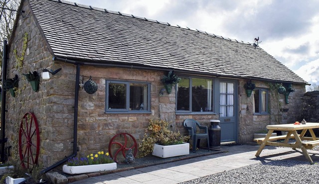 A peaceful, Peak District escape with a friendly atmosphere.
