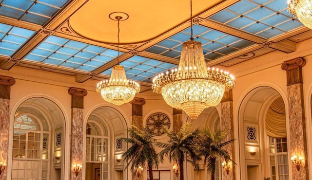 Adelphi Hotel