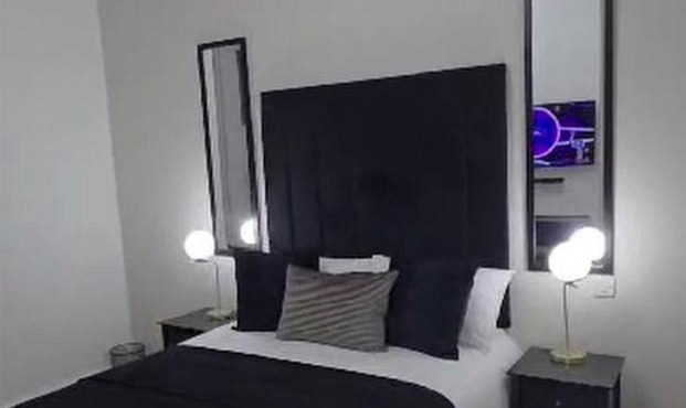 Albert Hotel