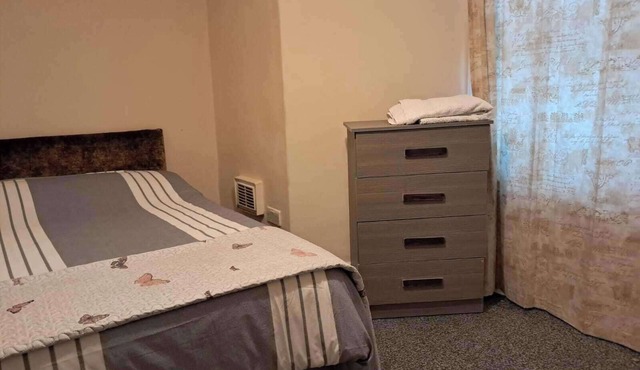 Apartment Sleeps 3 - Garden, Pets Welcome