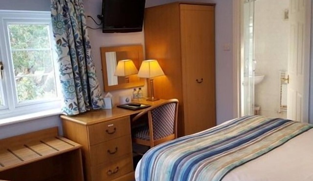 Apple Tree Hotel