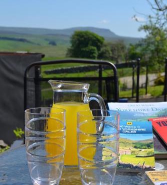 Ashes Farm - Ingleborough Barn Cottage, with 3 peaks views, Horton In Ribblesdale, Settle