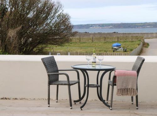 Beachcomber in Marazion