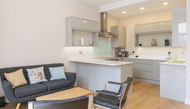 Beautiful 2 bed terrace flat close to Greenwich - Pass the Keys