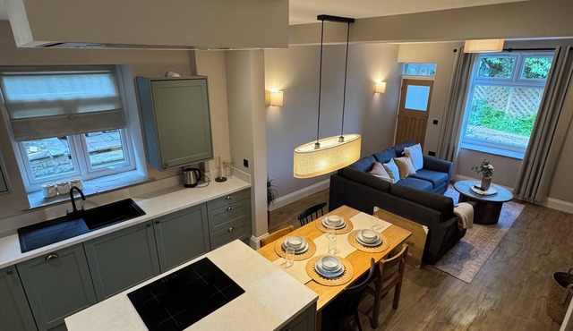 Beautifully renovated cottage in the heart of Saddleworth