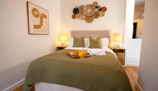 Boho Style - KING BED, Central, Super FAST Wi-Fi