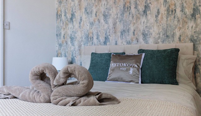 Botanica convenient centre stay free parking/2 private gardens