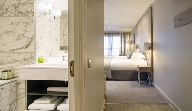 Boulevard Hotel