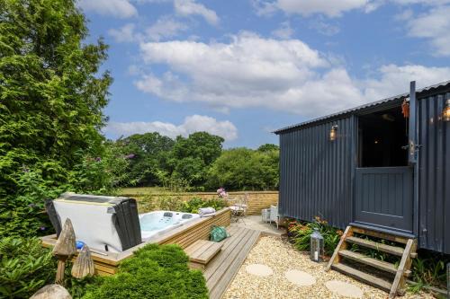 Bramble Hut