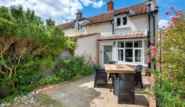 Briar Cottage - Two Bedroom House, Sleeps 3