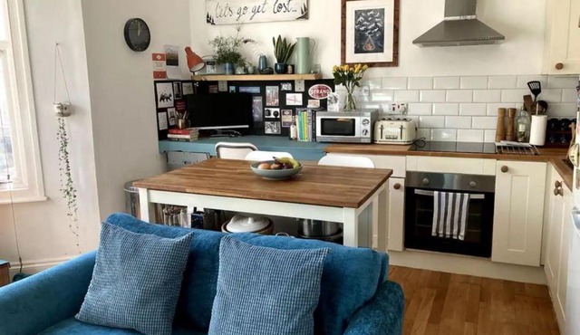 Bright, book-filled flat in artsy Stokes Croft