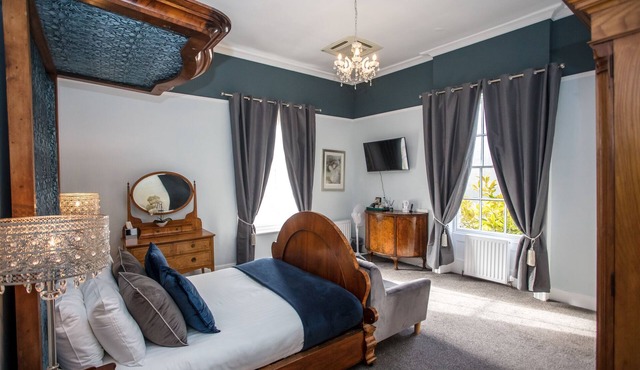 Caistor Hall