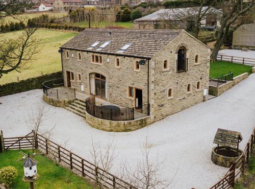 Cedar Barn - Uk33352