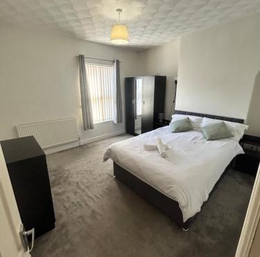 Charming, cosy 2 bed home in St Helens