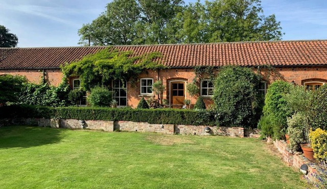Charming Stable Cottage Retreat