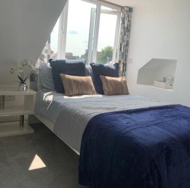 Charming Studio Retreat Near Bell Wharf Beach & Adventure Island