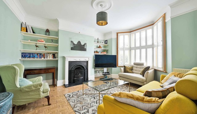 Charming Two-Bedroom Home in London