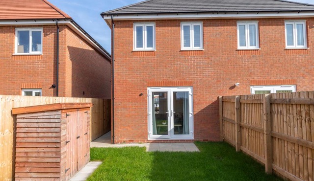 Comfortable Short Stay and Long Stay Home in Chester - Parking & WiFi available