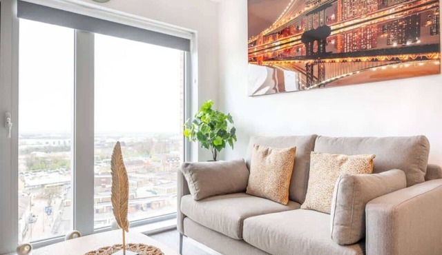 Contemporary Flat Close to Eccles Town Centre