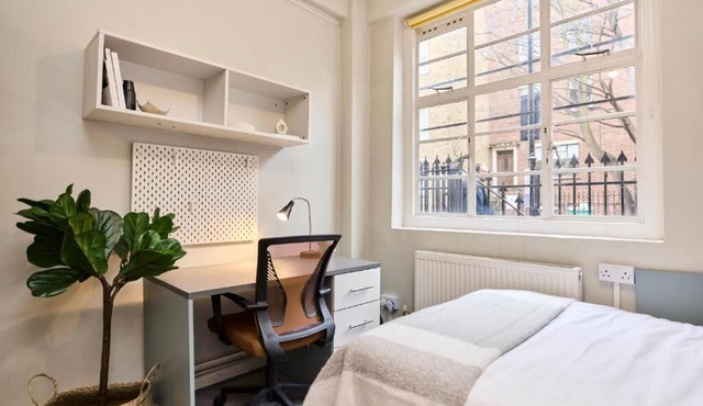 Cosy Private Double in Westminster – Steps from Big Ben & Buckingham Palace