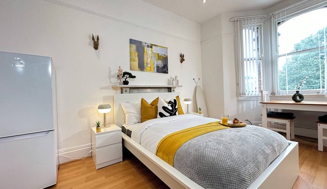 Cosy Studio Escape in Harborne with Netflix