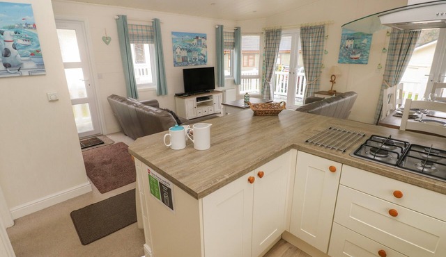 Cwtch Lodge 42