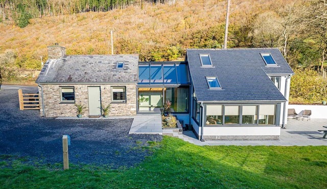 Dog friendly Two Bedroom Cottage On The Banks of Afon Rheidol | Penffrwd-Fach