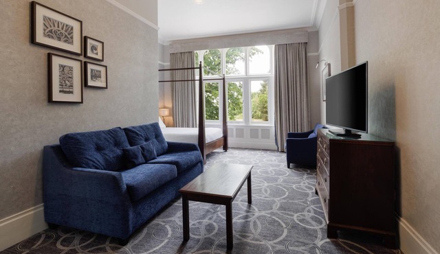 DoubleTree by Hilton St. Anne's Manor