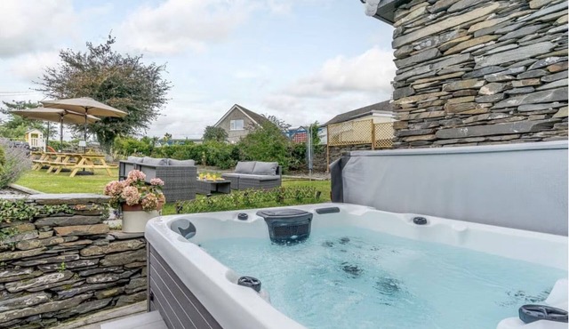 Explore the Lake District with Family and Friends!