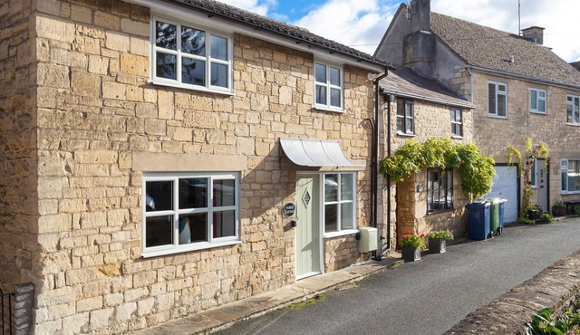 Forge Cottage - Winchcombe, Cheltenham, a charming Cotswolds property sleeping 4 guests